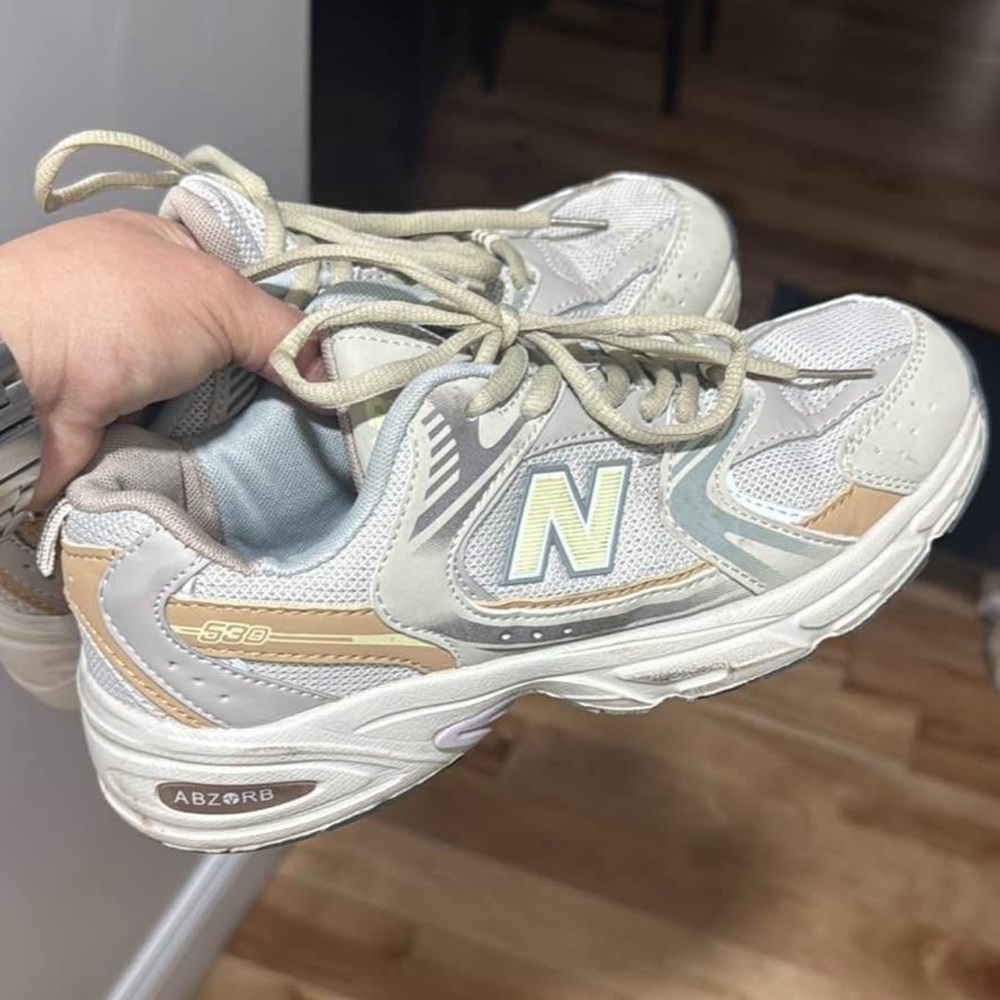 New balance shoes